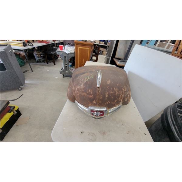 Int. 40s Truck Hood
