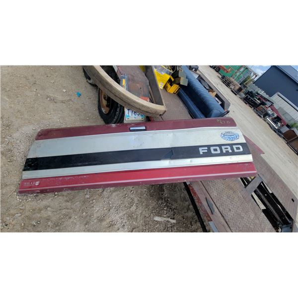 90s Ford Tailgate