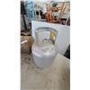Image 5 : Air Pressure Tank with Gauge and Propane Cylinder