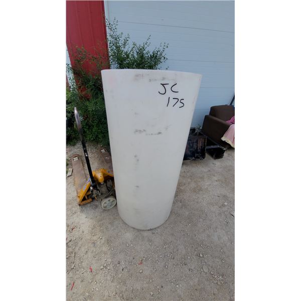Water polyTank 59" Hgt. 28" Diameter with Tap