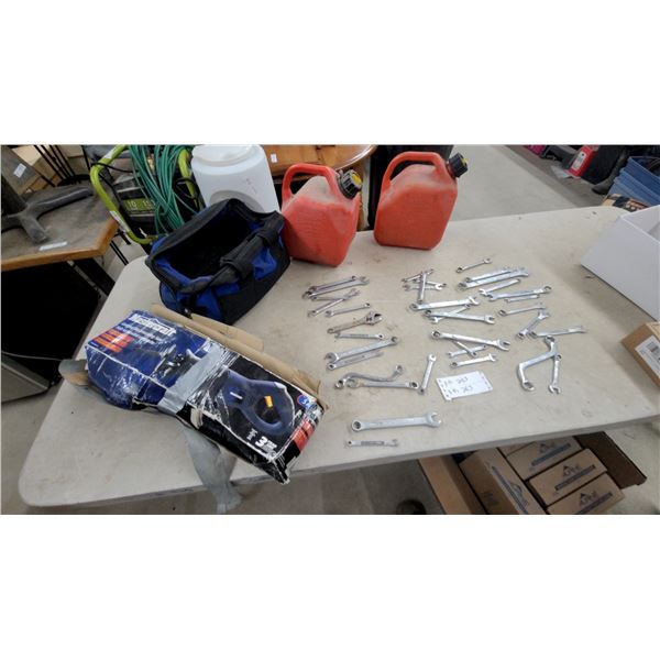 Craftsman Combination Wrench Set in Metric and SAE Sizes with Tool Bag M.Craft Recpicating Saw