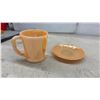 Image 11 : Anchor Hocking Fire-King Shell Pattern Peach Luster and White Gold Trim Cups and Saucers
