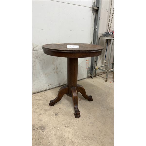 Antique Solid Oak Round Pedestal Parlor Table with Carved Claw Feet, 29 x 25 1/2", by Red Wing