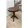 Image 8 : Antique Solid Oak Round Pedestal Parlor Table with Carved Claw Feet, 29 x 25 1/2", by Red Wing