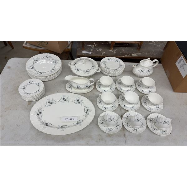 Royal Doulton Millefleur H.4953 Fine Bone China Dinnerware Set, 50 and More Pieces