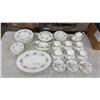 Image 1 : Royal Doulton Millefleur H.4953 Fine Bone China Dinnerware Set, 50 and More Pieces