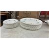 Image 2 : Royal Doulton Millefleur H.4953 Fine Bone China Dinnerware Set, 50 and More Pieces