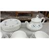 Image 6 : Royal Doulton Millefleur H.4953 Fine Bone China Dinnerware Set, 50 and More Pieces