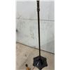 Image 3 : Vintage Cast Metal Bridge Arm Floor Lamp with Hand-Painted Milk Glass Shade, Circa 1920s-1940s