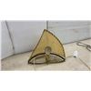 Image 2 : Mid-Century Modern Sail-Shaped Table Lamp with Fiberglass Shade and Brass Frame, 1950s, 12 1/2" H