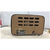 Image 3 : Vintage Falls Products Model 524-L Bakelite AM Radio (Doesn't Power up) and Jensen Portable TV