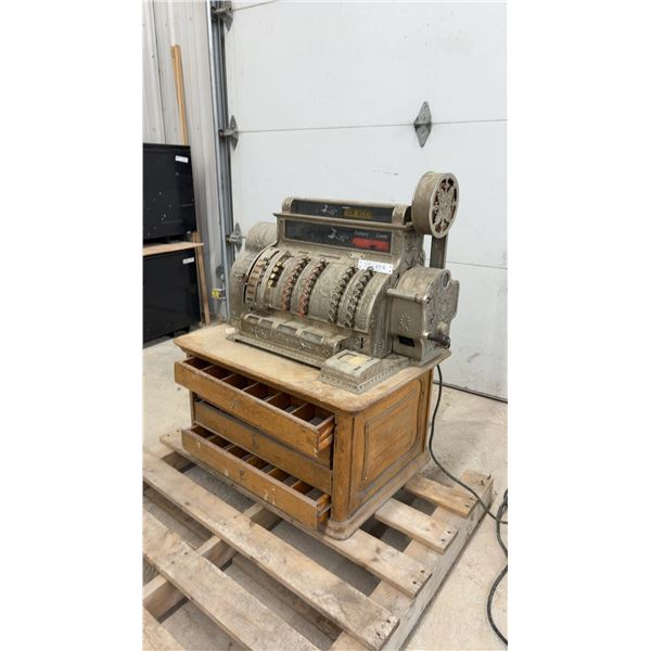 Antique National Cash Register Model 319 on Oak Base, Circa 1900-1910s