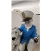 Image 2 : Solar-Powered Garden Statue of Sea Captain with Dog and Lantern 16"