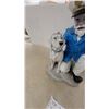 Image 3 : Solar-Powered Garden Statue of Sea Captain with Dog and Lantern 16"