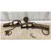 Image 4 : Lot of 8 Vintage Steel Foothold Animal Traps with Chains