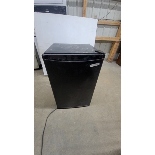 Black Compact Refrigerator with Freezer Compartment and Door Storage Shelving 32 x 20 x 20"