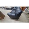 Image 2 : Black Leather Overstuffed Loveseat with Pillow-Top Back and Rounded Arms 52"