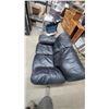 Image 4 : Black Leather Overstuffed Loveseat with Pillow-Top Back and Rounded Arms 52"