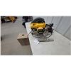 Image 1 : DeWalt DW713 10" Compound Miter Saw