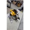 Image 2 : DeWalt DW713 10" Compound Miter Saw