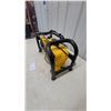 Image 4 : DeWalt Jobsite Radio with Roll Cage, Dual Speakers, and Digital Tuner