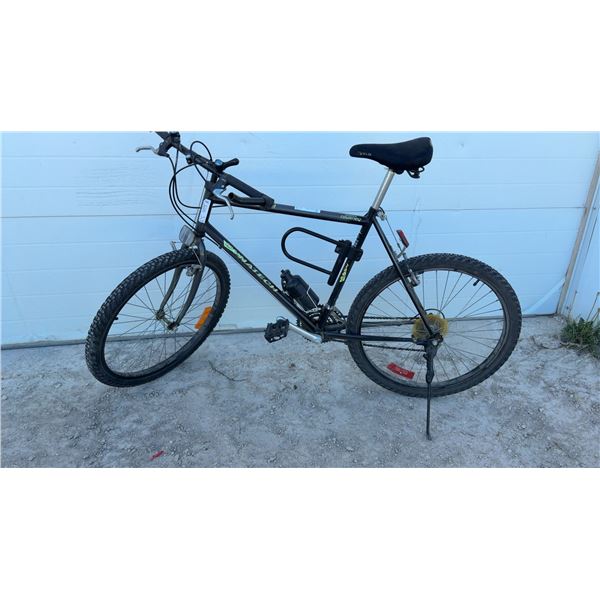 Dynatech Maximum Mountain Bike with Shimano Tourney Groupset and Velo Saddle, 26" Wheels