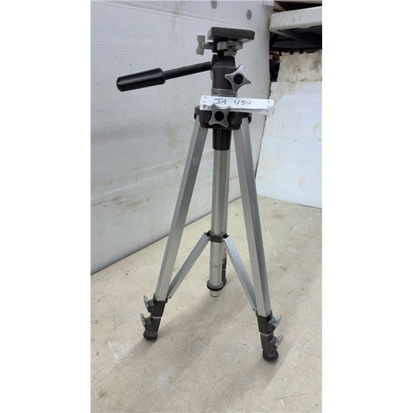Velbon CX-2000 Aluminum Tripod with Pan-Tilt Head and Quick-Release Plate