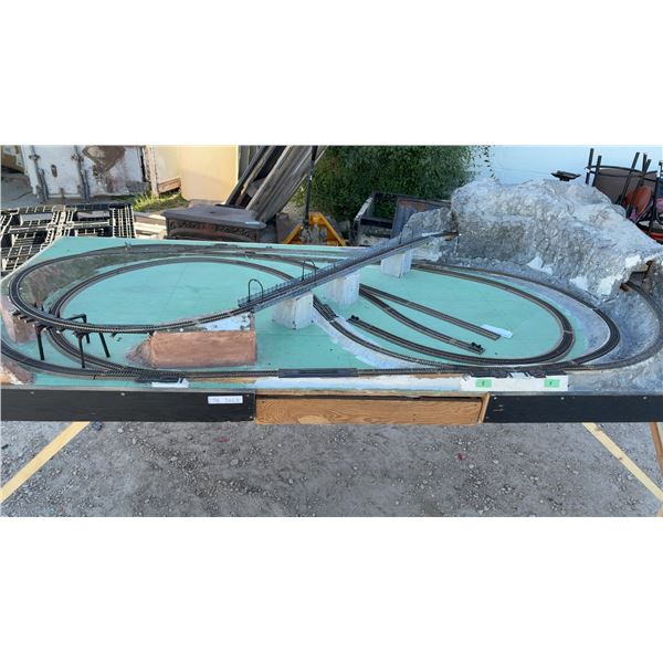 Custom-Built HO Scale Rolling 4 x 8 Foot Table with Model Train Layout with Bridges