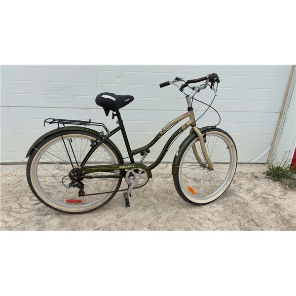 Raleigh Boardwalk Women's Step-Through Cruiser Bicycle with Rear Rack and Fenders