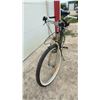 Image 9 : Raleigh Boardwalk Women's Step-Through Cruiser Bicycle with Rear Rack and Fenders