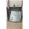 Image 3 : Lot of Three Stelcoat Galvanized Steel Snow Scoops