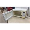 Image 10 : Hamilton Beach 31409C Toaster Oven and Citizen Countertop Microwave Oven