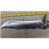 Image 4 : Ornate Fixed-Blade Bowie Knife with Sheath and Calphalon Classic Slicer Knife