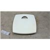 Image 5 : Vintage 1970s SCM Proctor-Silex Four-Slice Toaster with Wheat Design and Bathroom Scale