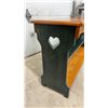 Image 5 : Two-Tone Knotty Pine Console Table with Heart Cutouts and Scalloped Apron, 24 x 14 x 44"