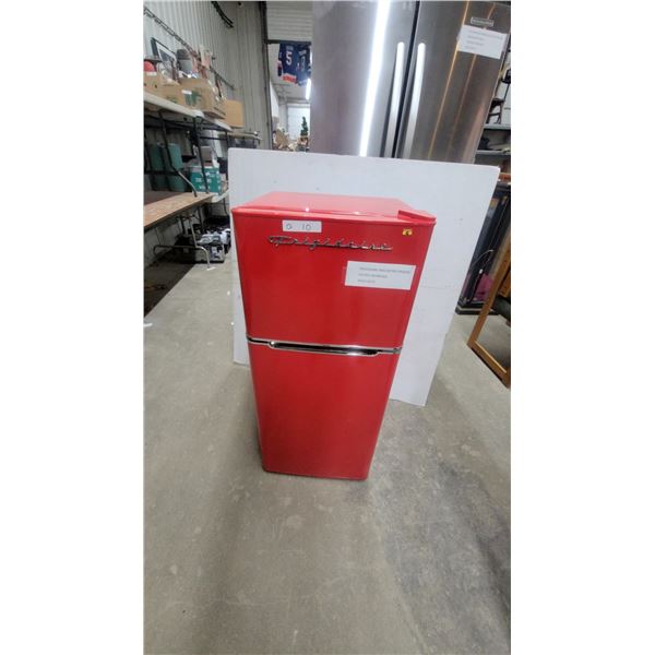 Frigidaire Mini Retro Two-Door Refrigerator with Top Freezer in Red 42 x 20 x 19"