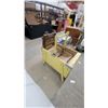 Image 6 : Antique Yellow-Painted Wooden Manual Swing Tub Washing Machine with Hand-Cranked Wringer