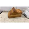 Image 8 : Oster Blender, Wooden Knife Block, Black Stockpot, Roasting Pan, Kettle, and More