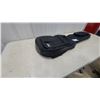 Image 3 : CMC Padded Guitar Gig Bag in Black with Zippered Pockets and Carry Handle