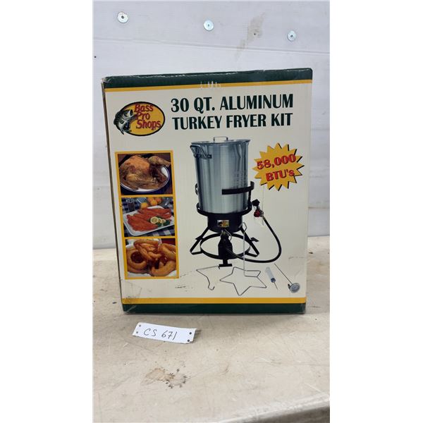 New Bass Pro Shops 30-Quart Aluminum Turkey Fryer Kit, 58,000 BTU Cast Iron Burner