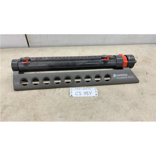 Gardena Aquazoom 350/2 Oscillating Lawn Sprinkler with Adjustable Spray Width Controls