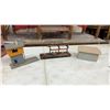 Image 8 : HO Scale Model Railroad Buildings: Walthers Cornerstone Engine House, Feed and Seed, Piko, and More