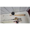 Image 2 : Lot of Five Vintage Fishing Rods and Reels Including Shakespeare 747A and More