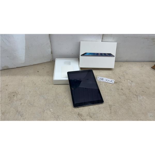 Apple iPad Air 1st Generation Model A1474. No Charging Cable