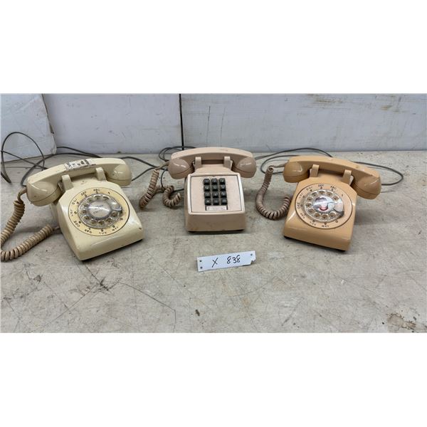 Lot of 3 Western Electric 500-Series Rotary and 2500-Series Touch-Tone Desk Telephones
