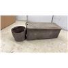 Image 4 : Vintage IH Tractor Metal Tool Box