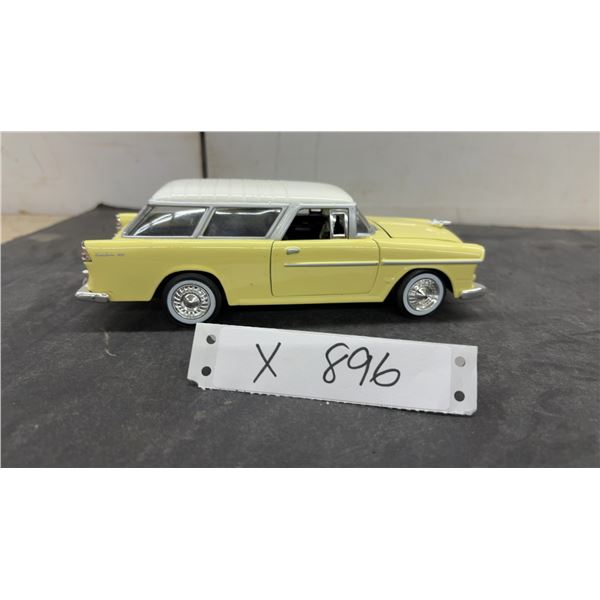 1955 Chevrolet Bel Air Nomad Die-Cast Model Car 1/24 Scale, Yellow and White Two-Tone