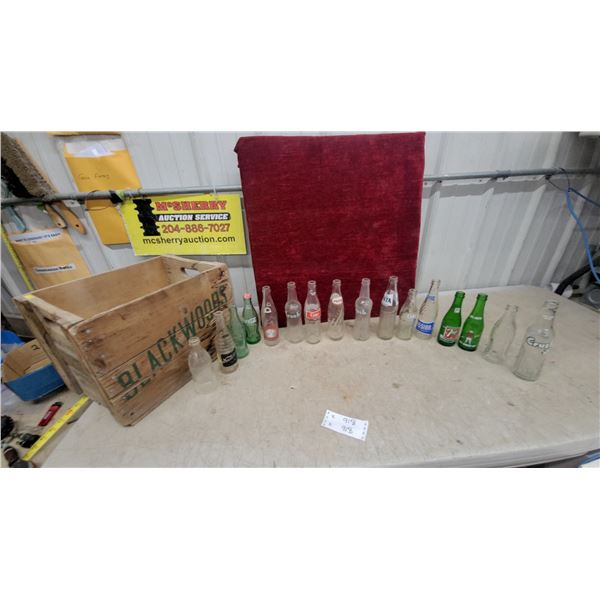 Blackwoods Beverages (1966) Ltd. Winnipeg Wooden Crate with 16x Vintage Soda Bottles