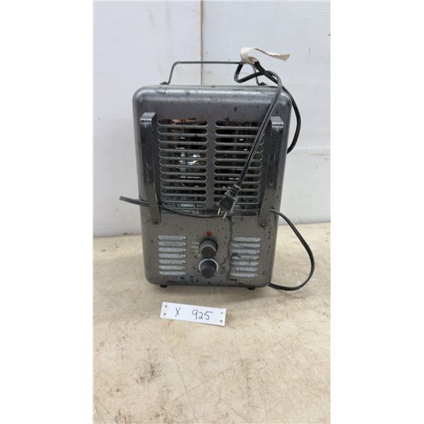 Classic 1500-Watt Portable Electric Space Heater with Thermostat and Dual Heat Settings