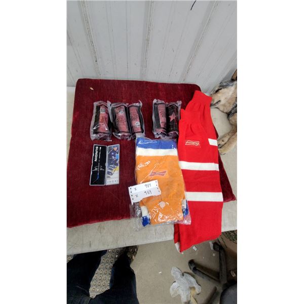 6x Mats Sundin Mini Hockey Stick Display, 0Budweiser Scarves